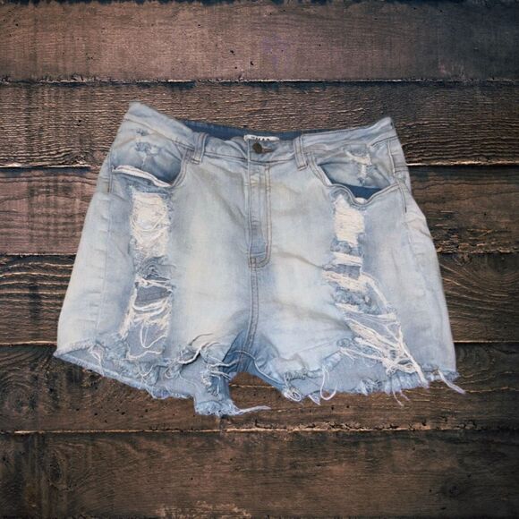 M.A.P. Distressed Lightwash Denim Shorts Size 32” #140 - Picture 1 of 6